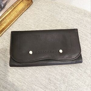 Longchamp Chocolate Brown Soft Leather Womens Full Size Wallet